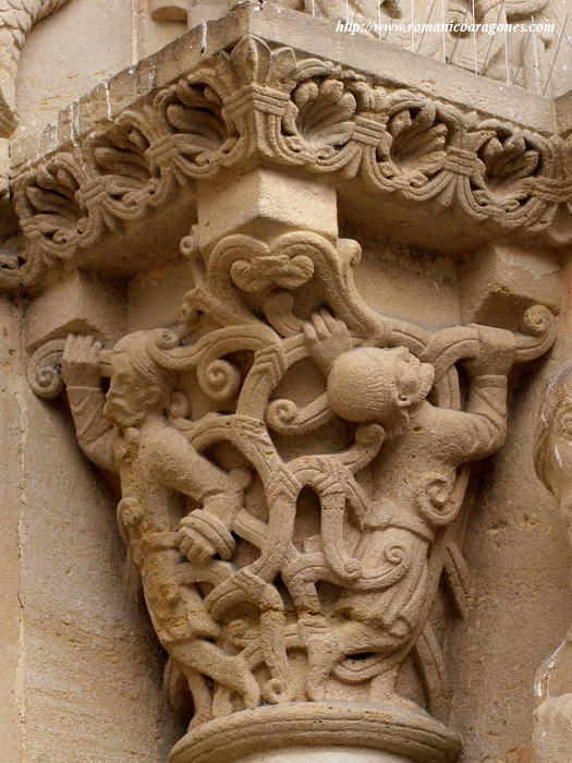 CAPITELES DEL LADO SUR